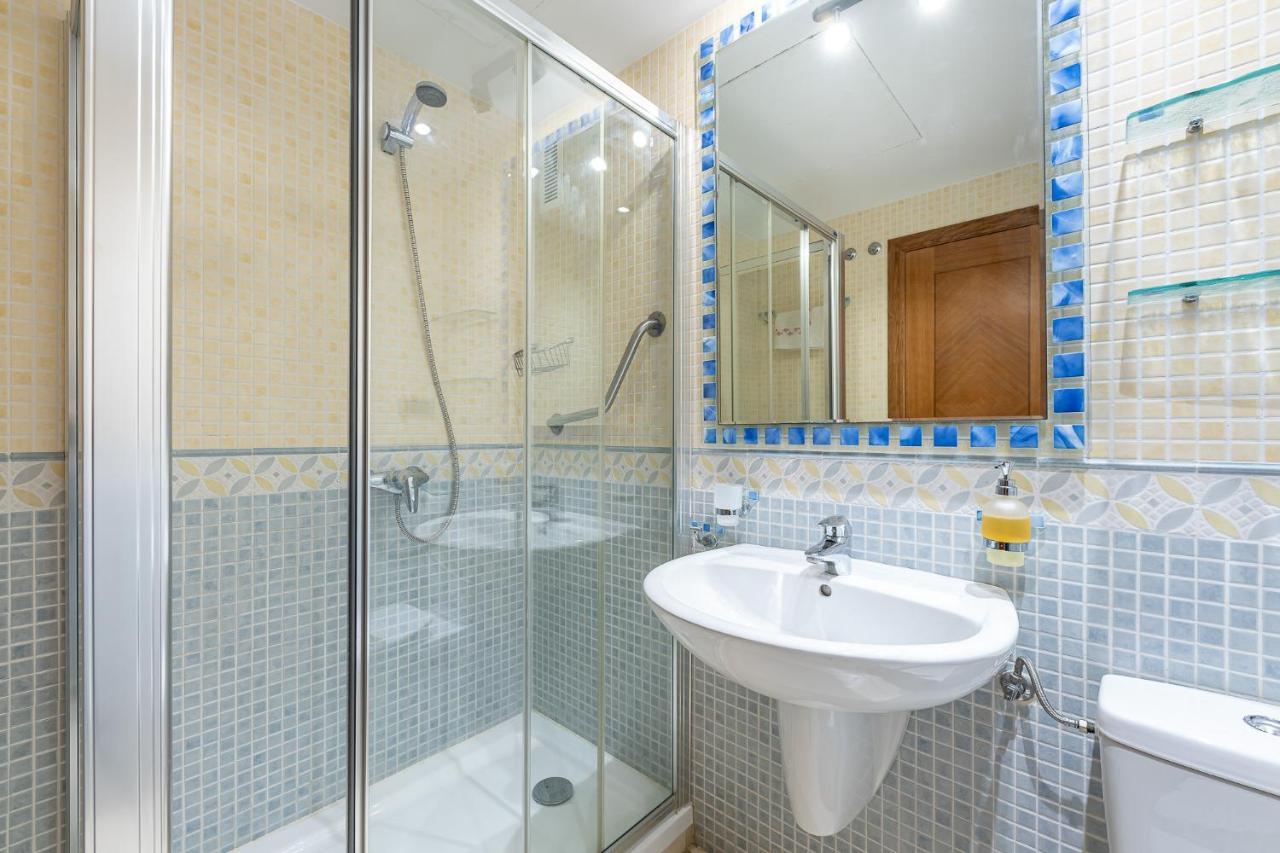 797 - Bellagio- Elegante Piso 6 A 1 Min De La Playa, Con Piscina Interior Y Exterior, Con Jacuzzi Appartement
